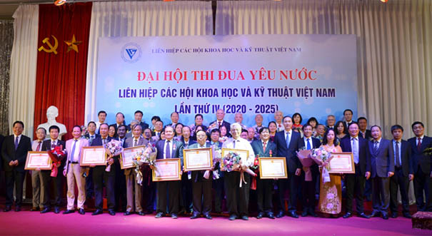 Dai hoi TDYN.jpg