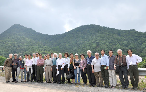 A group of people posing for a photoDescription automatically generated