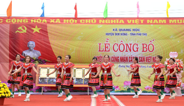 A group of women dancing on a stageDescription automatically generated