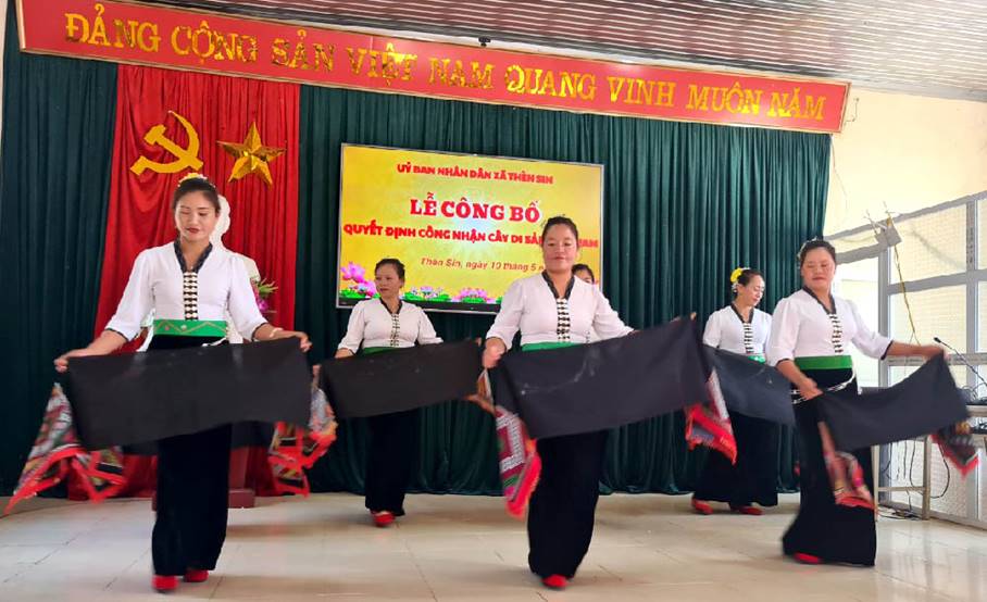 A group of women dancing on a stageDescription automatically generated