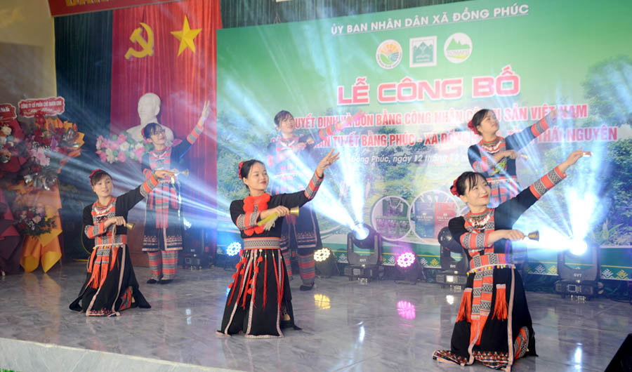 A group of people performing on a stageAI-generated content may be incorrect.