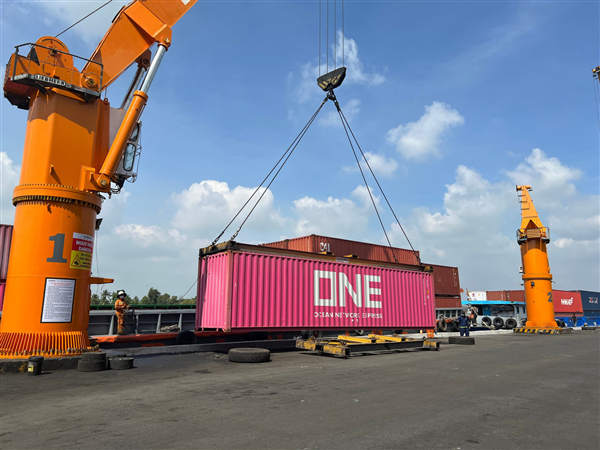 Việt Nam có tiềm năng lớn phát triển cảng xanh, thông minh