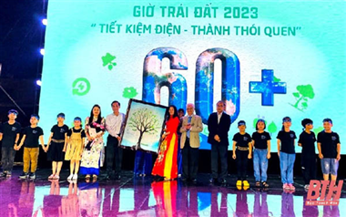 VACNE cooperates with units of Thanh Hoa province to organize the launching ceremony in response to the Earth Hour Campaign 2023