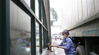 Chỉ số bụi mịn tại Hà Nội vượt gần 16 lần so với khuyến cáo của Tổ chức Y tế thế giới