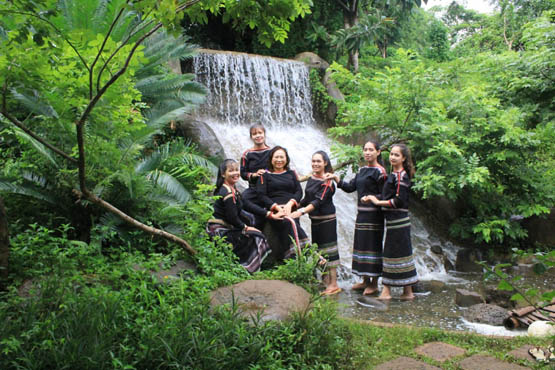 Gieo mầm xanh giữa đại ngàn