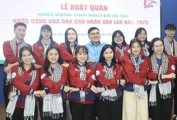 HCM City youths join volunteer activities in Laos